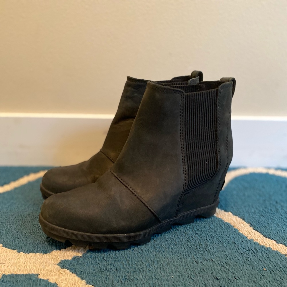 EUC Women’s Sorel Wedge Boot 9 Black